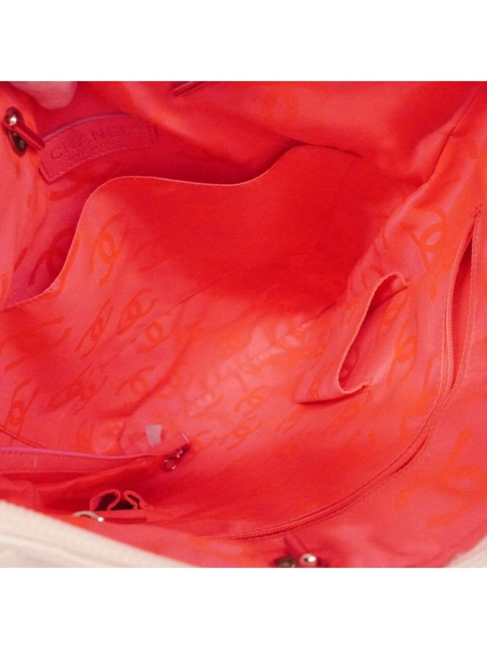 Chanel Tote Cambon Lambskin White Black Silver - Picture 4 of 10